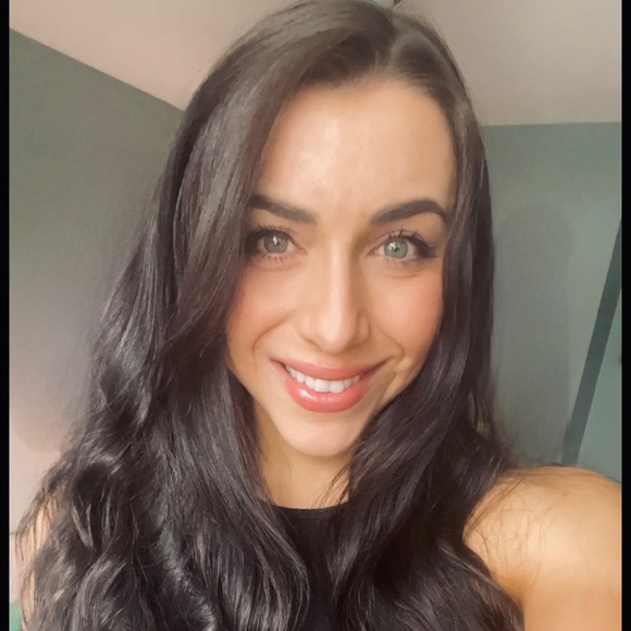 Meet your Posher, Claire - Picture 1 of 1